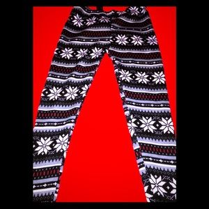 Super Cute women’s leggings! BNWT! CHRISTMAS 🎄